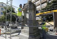<span lang= es-es >El desmontaje</span>. Fue en el mes de febrero del a�o pasado cuando los operarios comenzaron con las obras de retirada de la pieza, que estaba instalada en la plaza de la Constituci�n. 