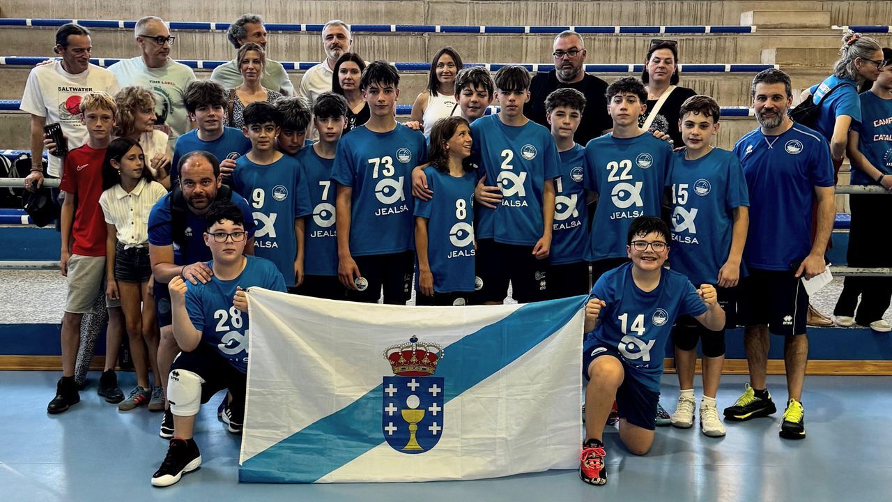 Buena imagen del Jealsa Boiro en el campeonato de España infantil de voleibol