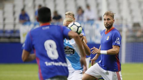 Valentini, con Folch de espaldas, en el Oviedo-Dpor