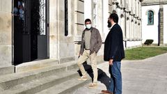 Los populares Javier Casti�eira y �scar Poy no pudieron visitar la reforma del edificio de Santa Mar�a