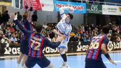 Encuentro Cisne-Barcelona de la primera vuelta, disputado en el Municipal de Pontevedra
