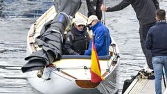 Juan Carlos I en una de las regatas en Sanxenxo en abril del a�o pasado