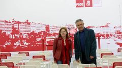 Mar Barc�n y Pedro Armas, en la nueva sede del PSOE.