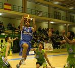 Manu Ferreiro, ante el Eulen, en la primera vuelta. 