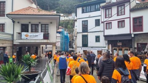 Participantes en Cudillero en la carrera Galb�n contra el c�ncer infantil