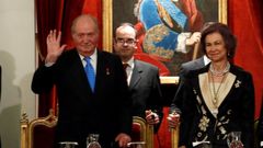 Los manifestantes quemaron en el 2007 una fotograf�a oficial de Juan Carlos I y Sof�a de Borb�n, los reyes em�ritos