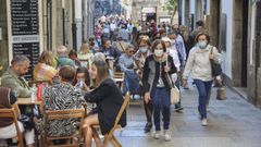 El casco hist�rico de Santiago se llen� de turistas durante el puente del Pilar.