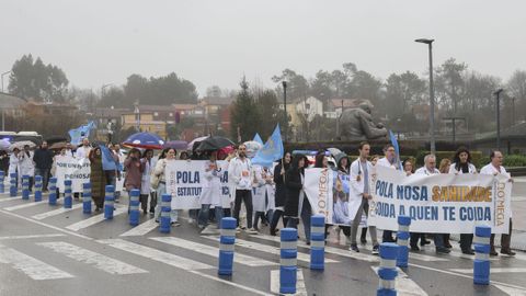 Protesta de m�dicos del Hospital �lvaro Cunqueiro de Vigo contra el estatuto marco, este lunes 