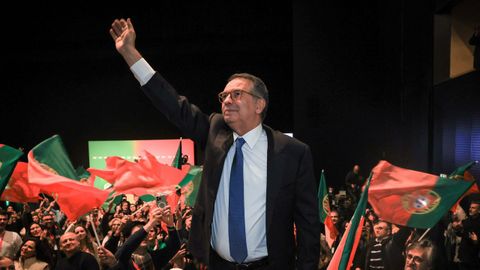 Ant�nio Jos� Seguro durante un acto por la segunda vuelta de las presidenciales lusas.