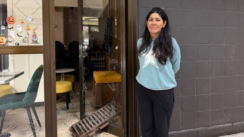 Asaltan el Don Churro de Ram�n y Cajal reventando la puerta con una alcantarilla
