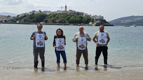 Presentaci�n de la edici�n del festival de este a�o (Francisco Javier Vinjoy, segundo por la derecha)