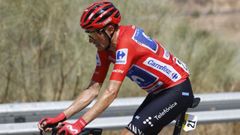El ciclista espa�ol Enric Mas, con el maillot rojo de l�der de La Vuelta.