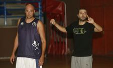 El entrenador del CB Chantada, Alberto G�mez, en un entrenamiento del equipo. 