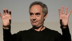 El cocinero Ferr�n Adri� imparti� una charla en la Universidade da Coru�a.