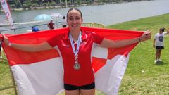 Manuela Lastra, con su medalla de plata en La Cartuja.