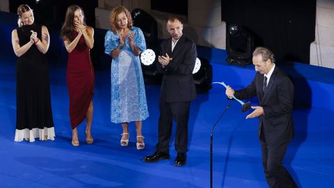El compositor franc�s Alexandre Desplat, recibe el galard�n de la reina Letizia