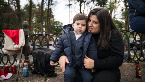 Fiesta en el barrio pobrense de A Covecha en Nochebuena.