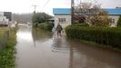 Vista del Pol�gono Industrial de Riveras, en el concejo asturiano de Pravia, afectada por el desbordamiento del r�o Narcea.