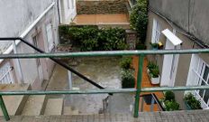 El agua entr� por un hueco en la escalera hacia el patio.