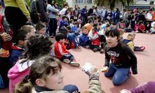 Los ni�os y los padres centran las protestas, con apoyo de docentes y pol�ticos municipales.