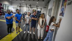 La taekuondista Adriana Cerezo visita el m�dulo de A Fieiteira, en Ribeira