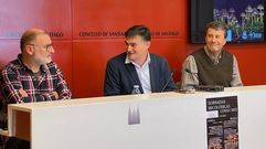 De izquierda a derecha, Jose Mar�a Costa Lago, de la Asociaci�n Micol�xico-Naturalista Pan de Raposo, el concejal de Centros Socioculturais, Javier Fern�ndez, y Enrique V�zquez, director de la red de CSC (centros socioculturales), quienes presentaron las jornadas micol�gicas