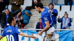 Linares y Toch� celebran el gol frente al Valladolid