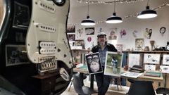 Manuel Carballo, en su estudio en las Galeras Xesta de Ourense