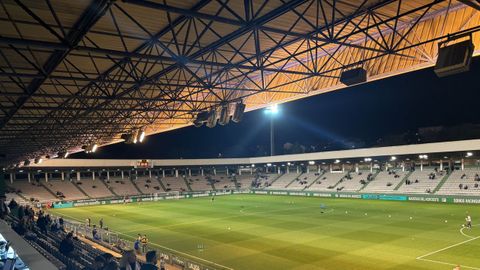 Cubierta del campo de f�tbol de A Malata