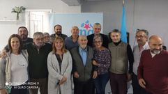 Arist�bulo Quinteiro, en el centro de la imagen, con varios participantes en el homenaje