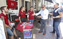 El club improvis� una taquilla para la venta de entradas en A Casa da Oliva. 