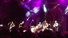 Vintage Trouble y Budi�o sobre A Quintana