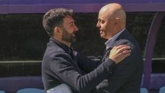 Romo, el entrenador del Racing, con Juanvi Peinado, el entrenador del Guadalajara