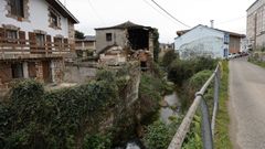 Paso del r�o Fontecova por Xunqueira, en el municipio viveirense