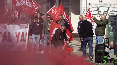 Los sindicatos convocan una concentraci�n ante la sede de la Federaci�n de Empresarios del Metal y Afines del Principado de Asturias en protesta por la falta de avances en la negociaci�n del convenio colectivo del sector