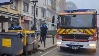 Tres afectados por inhalaci&oacute;n de humo en un incendio en una vivienda de la ronda de Outeiro