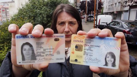 Victoria muestra el DNI nuevo y el antiguo, con el que finalmente podr� votar