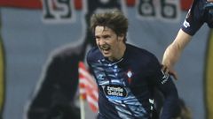 Fer L�pez, celebrando su gol con el Celta ante el Estrella Roja.
