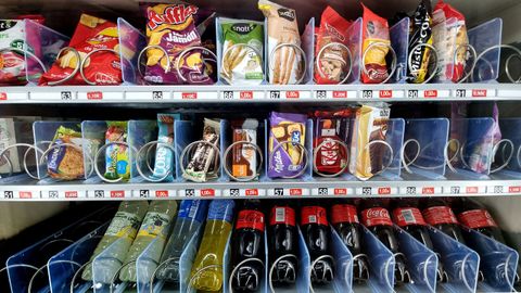 M�quina expendedora del Hospital �lvaro Cunqueiro, en una imagen del a�o 2022.