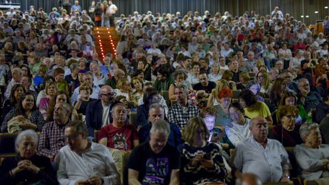 O público encheu o auditorio