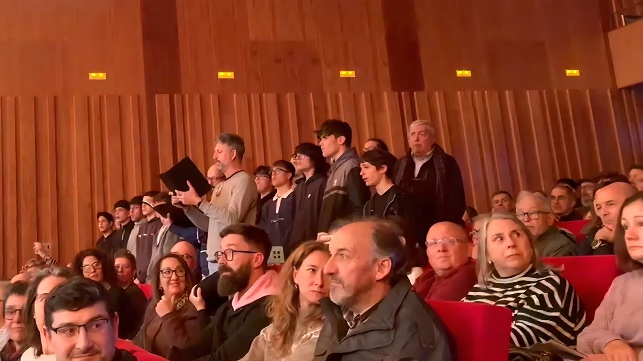 La sorpresa estaba en el patio de butacas del auditorio