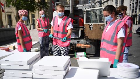 Pandemic Pizza es una iniciativa impulsada por tres hermanos brit�nicos que ofrece pizza a los sin techo londinenses 