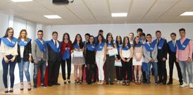 Los 22 alumnos que se han graduado en el Instituto de Educaci�n Secundaria de Bri�n. 