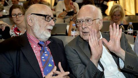 Franois Englert (izquierda) y Peter Higgs (derecha) durante un seminario del Centro Europeo de Fsica de Partculas (CERN) en Suiza