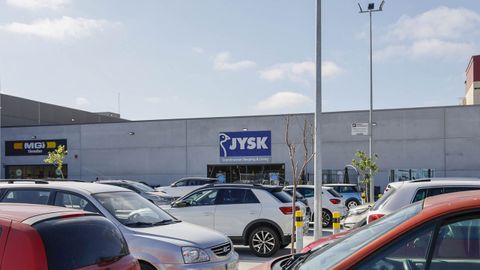 Nuevas tiendas de JYSK y MGI en el parque comercial de San Cibrao das Vi�as