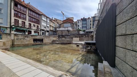 Aspecto de la piscina termal de As Burgas tras las obras ejecutadas por el Concello de Ourense.