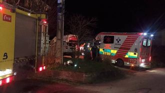 Incendio de una vivienda en�la localidad de San Crist�bal, en el municipio asturiano de Vald�s