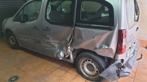 La furgoneta sufri� importantes da�os en un lateral