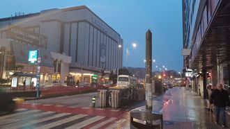 El semforo del cruce entre Alcalde Marchesi y Ramn y Cajal, sin la cabeza luminosa a causa del viento