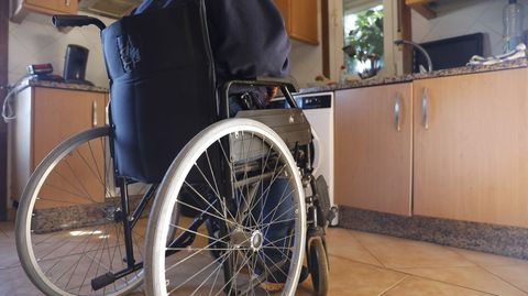 Ferreira precisa de un andador o de una silla de ruedas para moverse.
